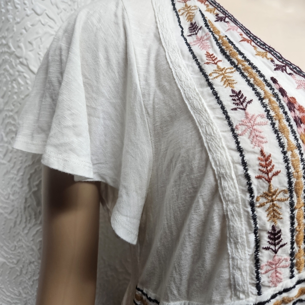 Knox Rose Cream Embellished V-Neck Short Sleeve Blouse - Picture 5 of 5
